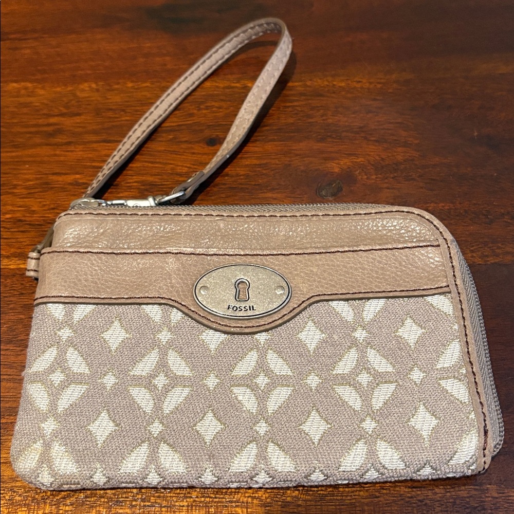 Fossil Tan Leather Trim Wristlet Wallet Preowned